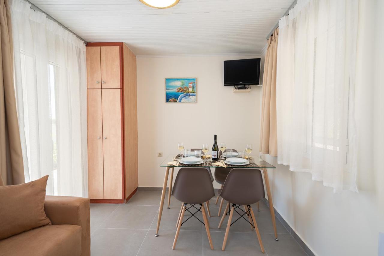 Makis Village-Apartments Agia Efimia Ngoại thất bức ảnh