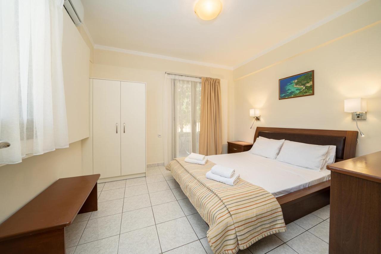 Makis Village-Apartments Agia Efimia Ngoại thất bức ảnh