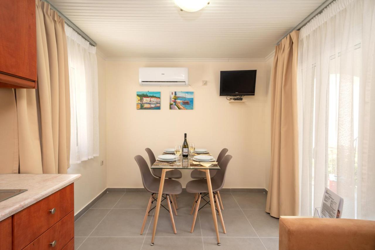 Makis Village-Apartments Agia Efimia Ngoại thất bức ảnh