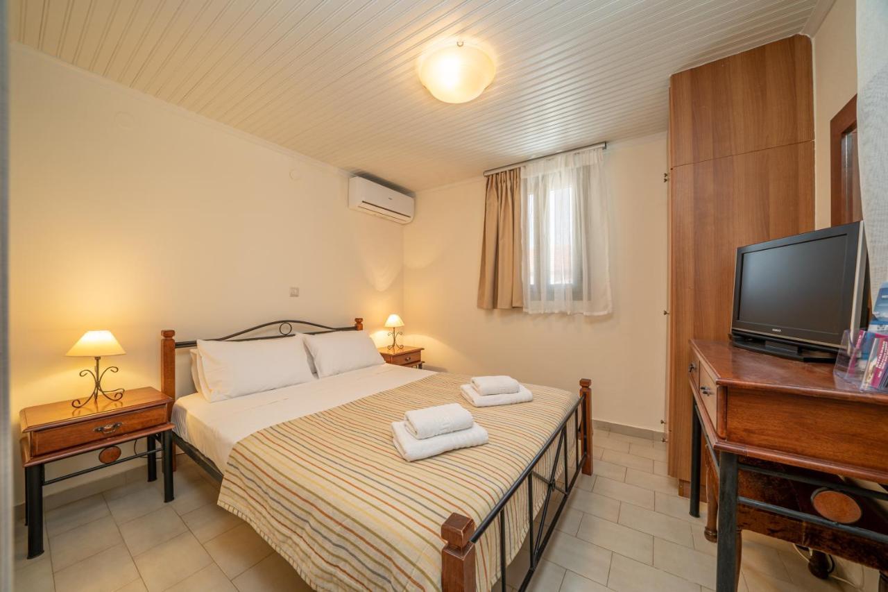 Makis Village-Apartments Agia Efimia Ngoại thất bức ảnh