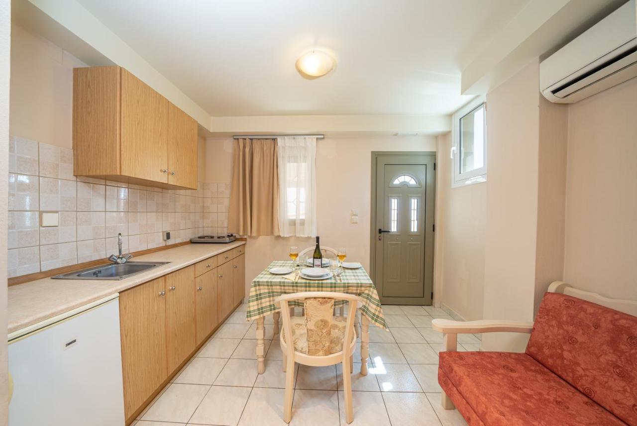 Makis Village-Apartments Agia Efimia Ngoại thất bức ảnh