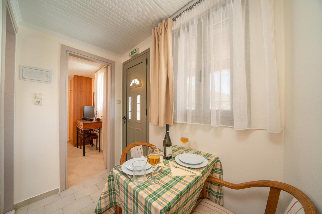 Makis Village-Apartments Agia Efimia Ngoại thất bức ảnh