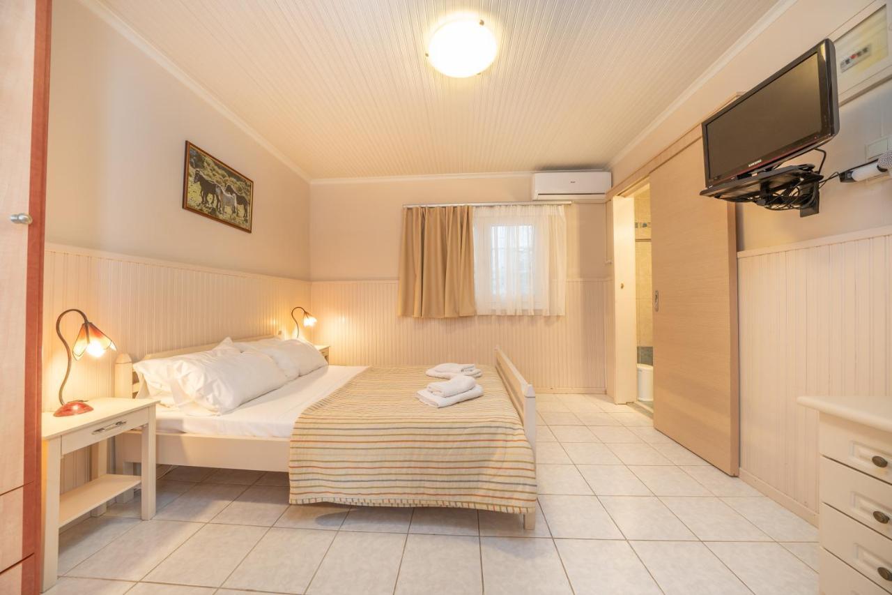 Makis Village-Apartments Agia Efimia Ngoại thất bức ảnh