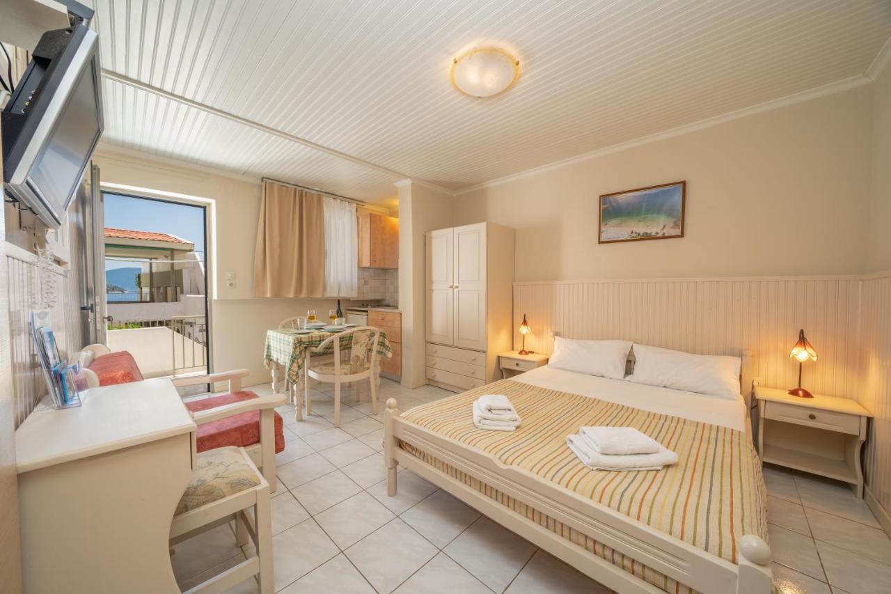 Makis Village-Apartments Agia Efimia Ngoại thất bức ảnh