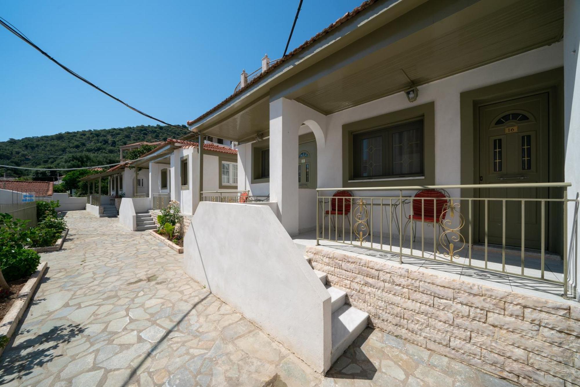 Makis Village-Apartments Agia Efimia Ngoại thất bức ảnh