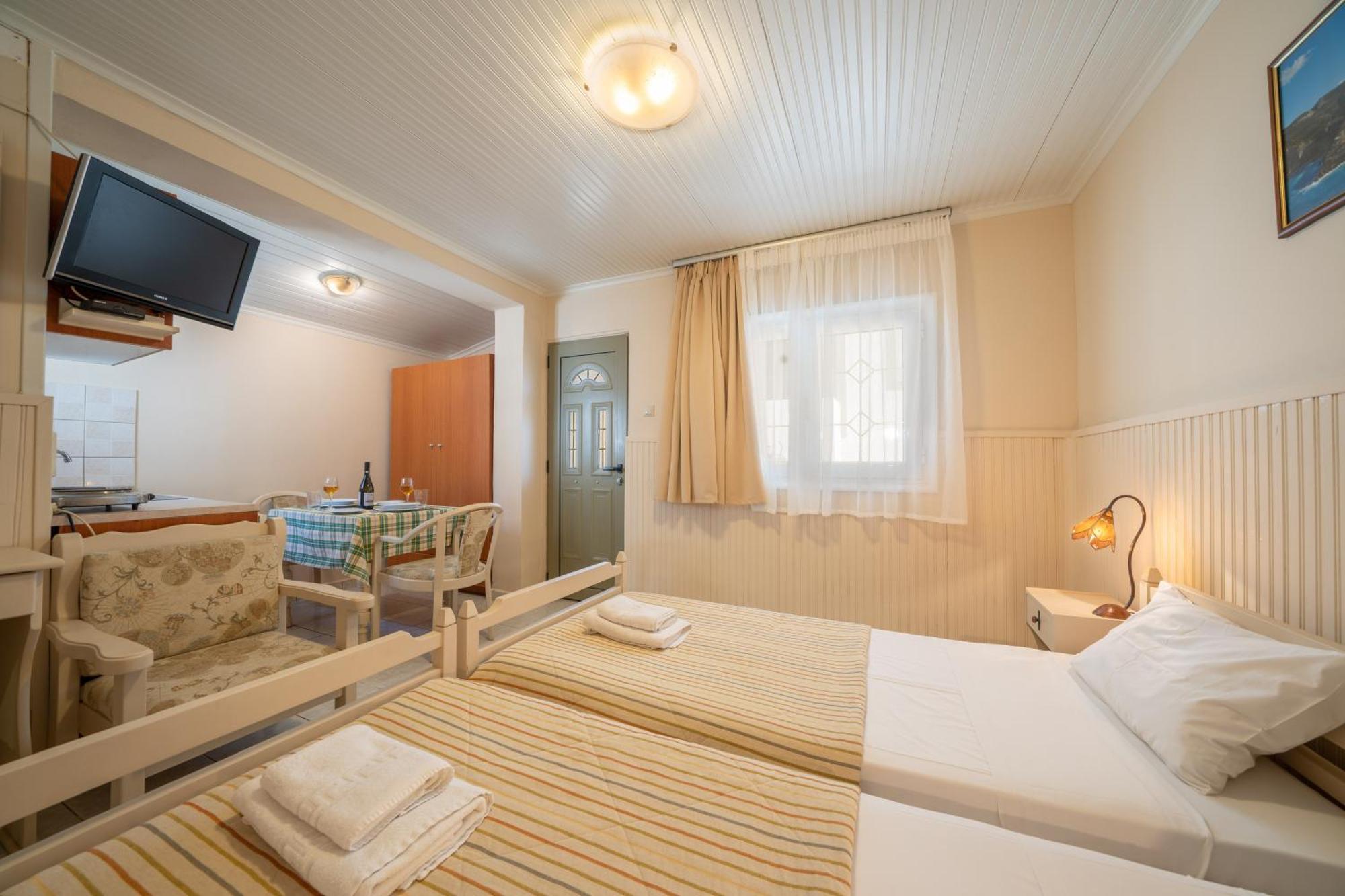 Makis Village-Apartments Agia Efimia Ngoại thất bức ảnh